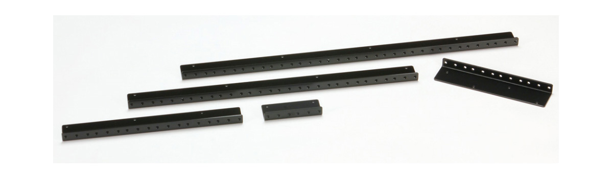 ・EIA規格木工桌用機架安裝角鋼。・可用於SRE寬型機架收納架。